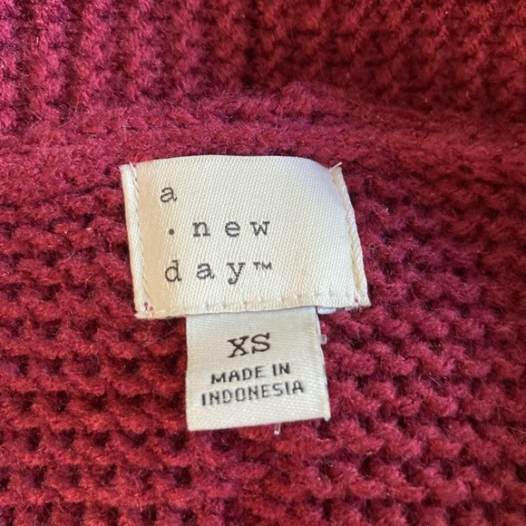 A New Day Woven Cardigan XS in Cranberry - Picture 2 of 2